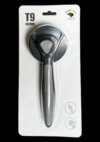 De-shedding dog brush in packet 